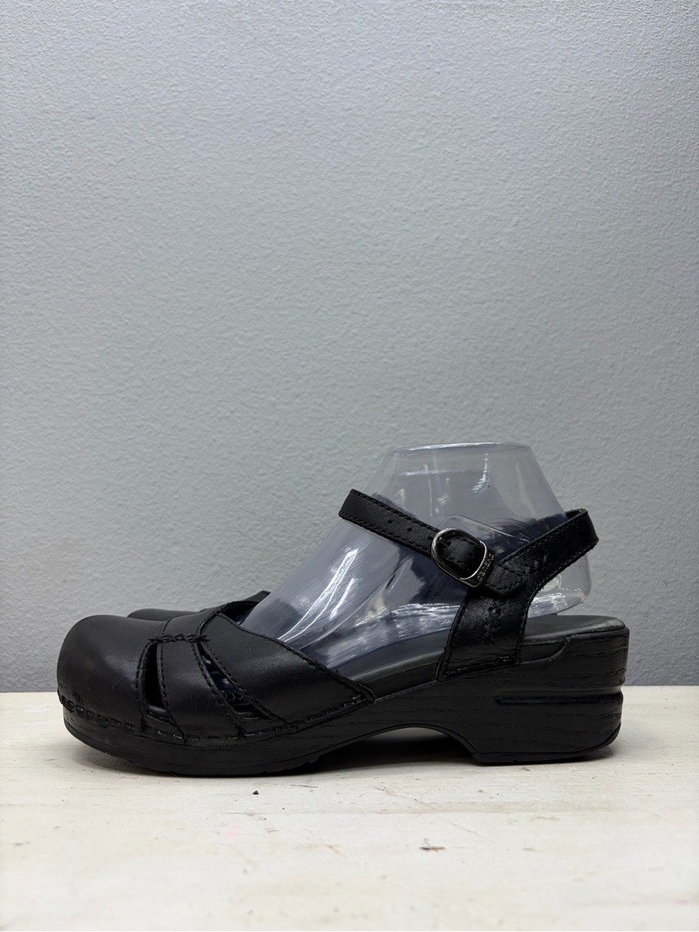 Dansko Black Leather Margrethe Mary Jane Clog Sandals Size 40